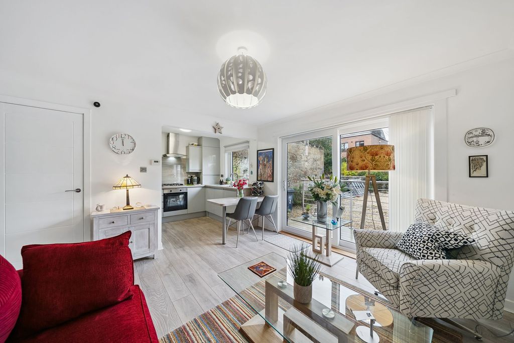 Property photo 2 of 19