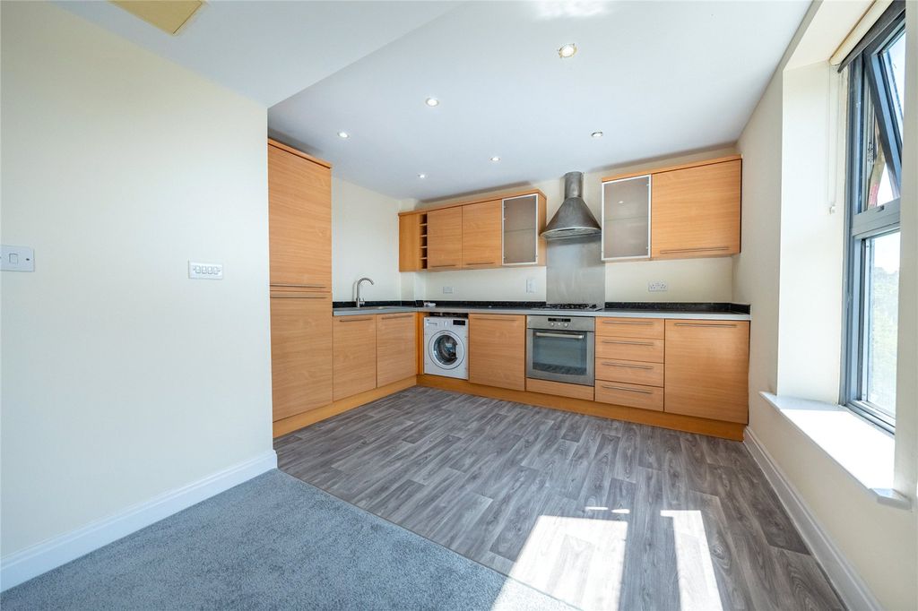 Property photo 2 of 11 Picture No. 14