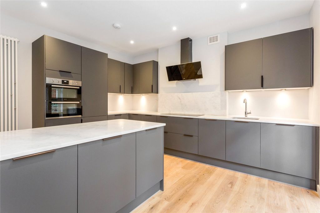 Property photo 3 of 16 Kitchen