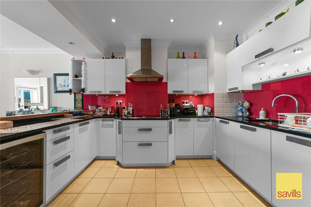 Property photo 3 of 20 Kitchen