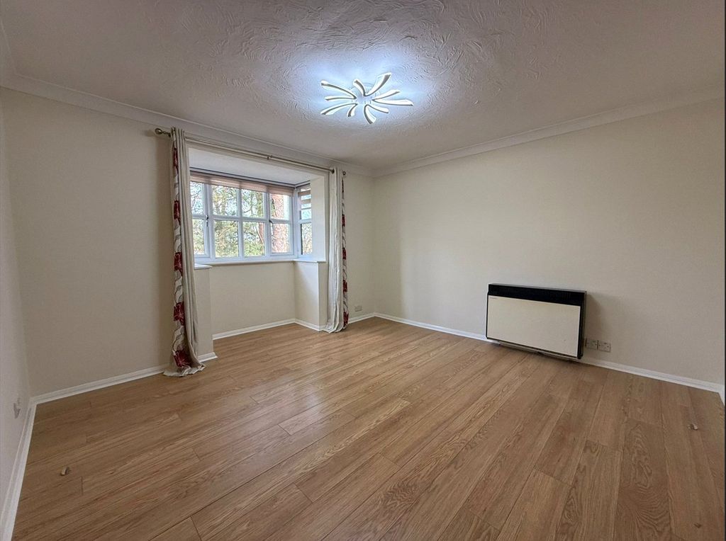 Property photo 2 of 8 Picture No. 05