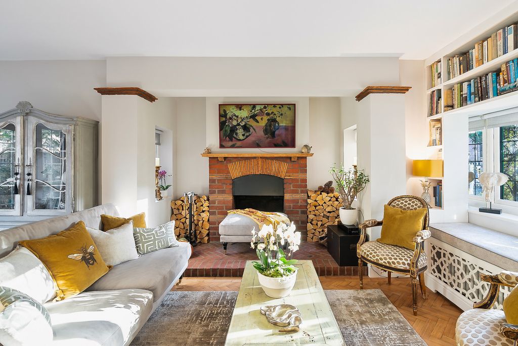 Property photo 2 of 45