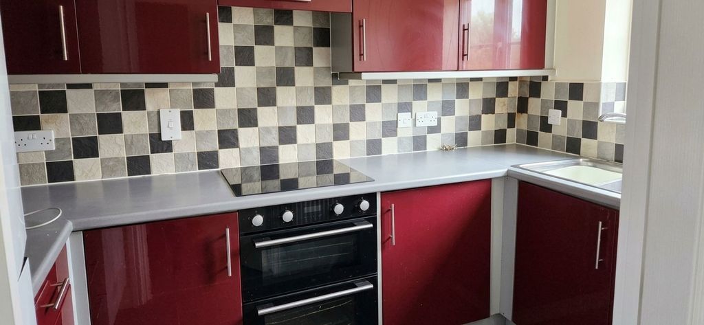 Property photo 2 of 9