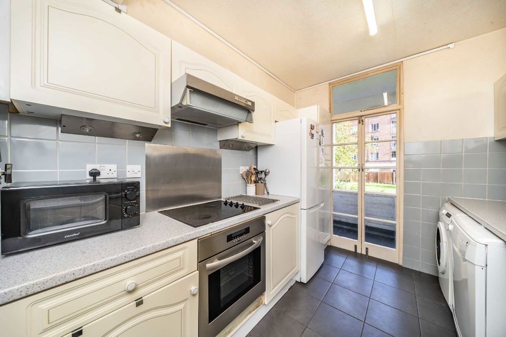 Property photo 3 of 5