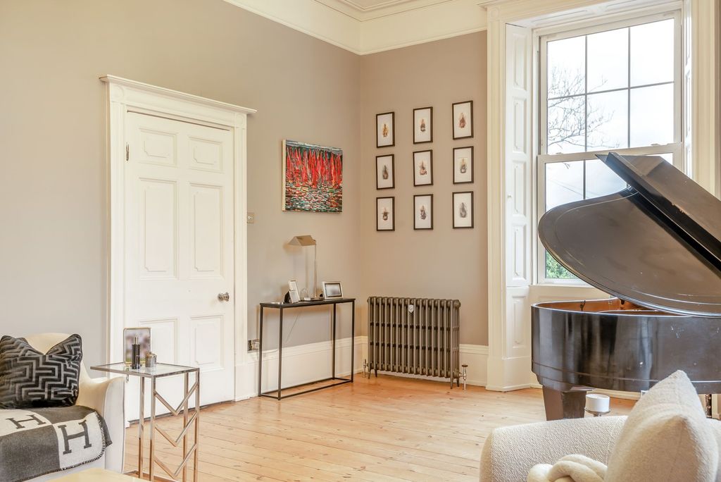 Property photo 3 of 41