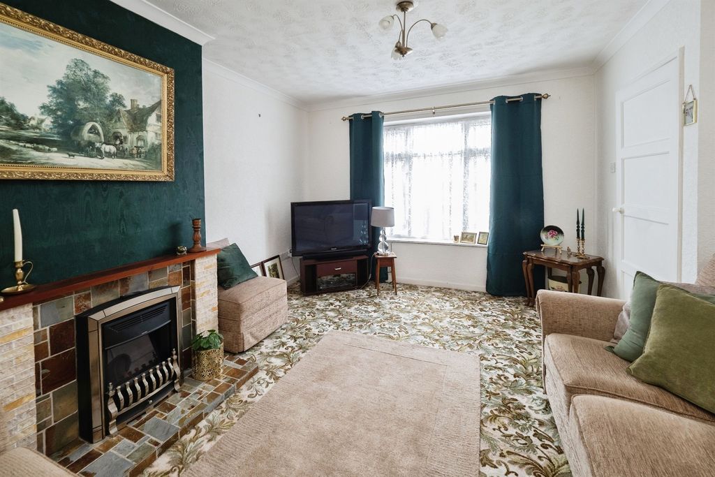 Property photo 2 of 13