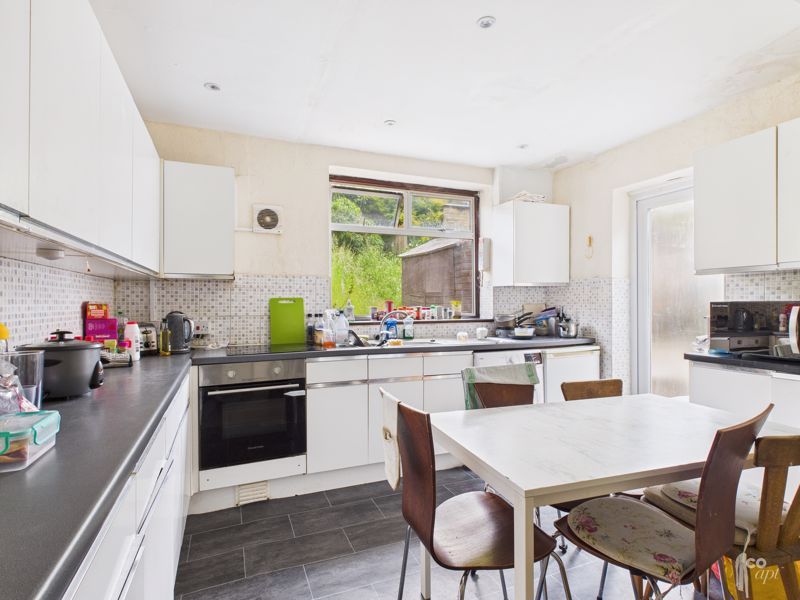 Property photo 1 of 7 Kitchen