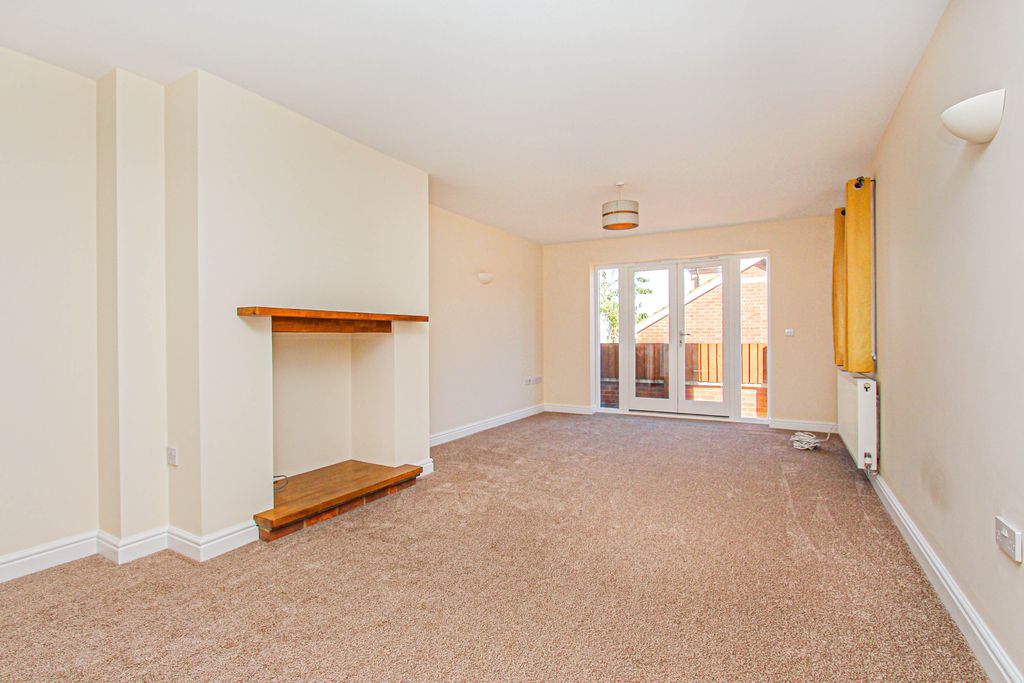 Property photo 2 of 14 Lounge/Dining Room