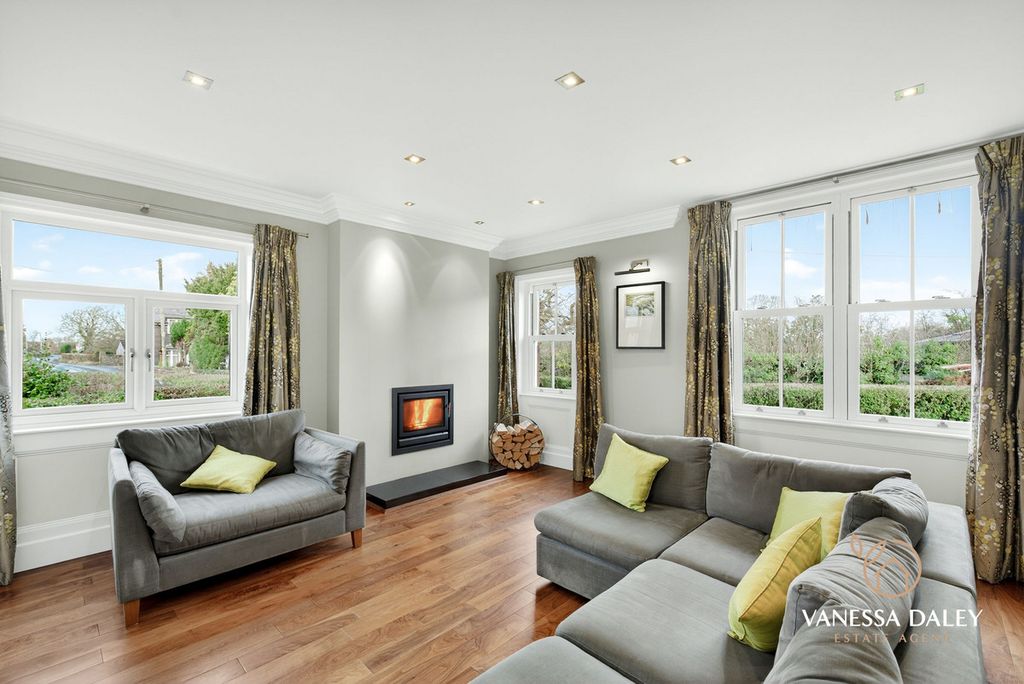 Property photo 2 of 47