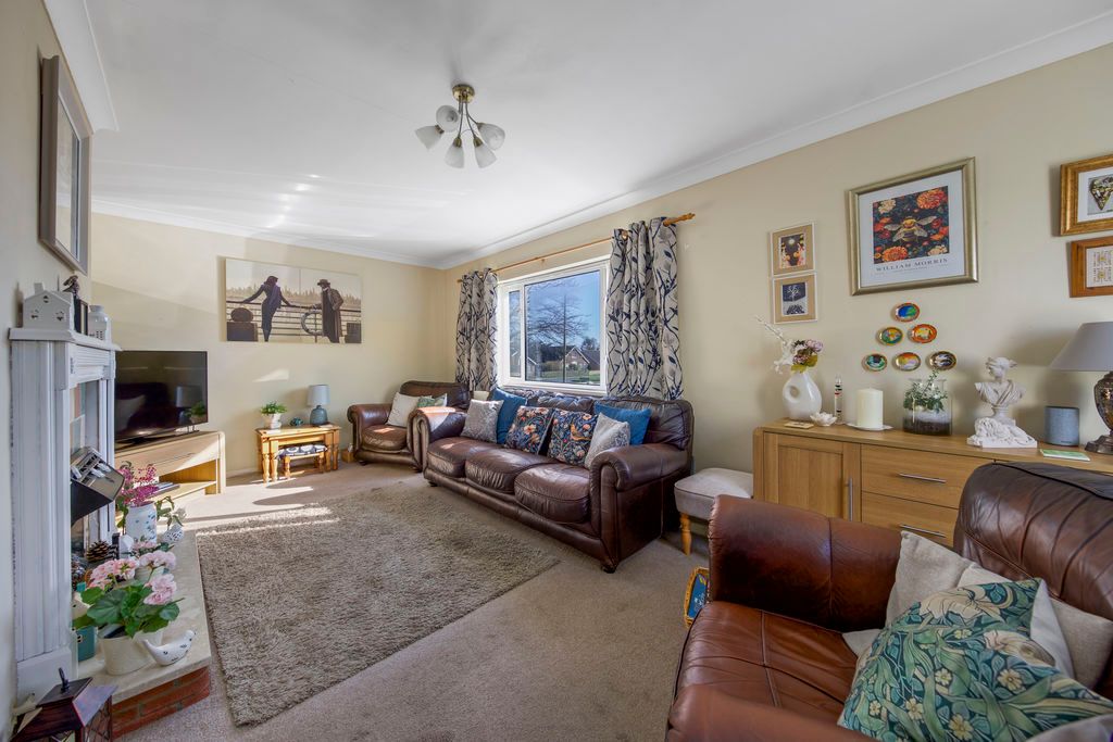 Property photo 2 of 26 Living Room