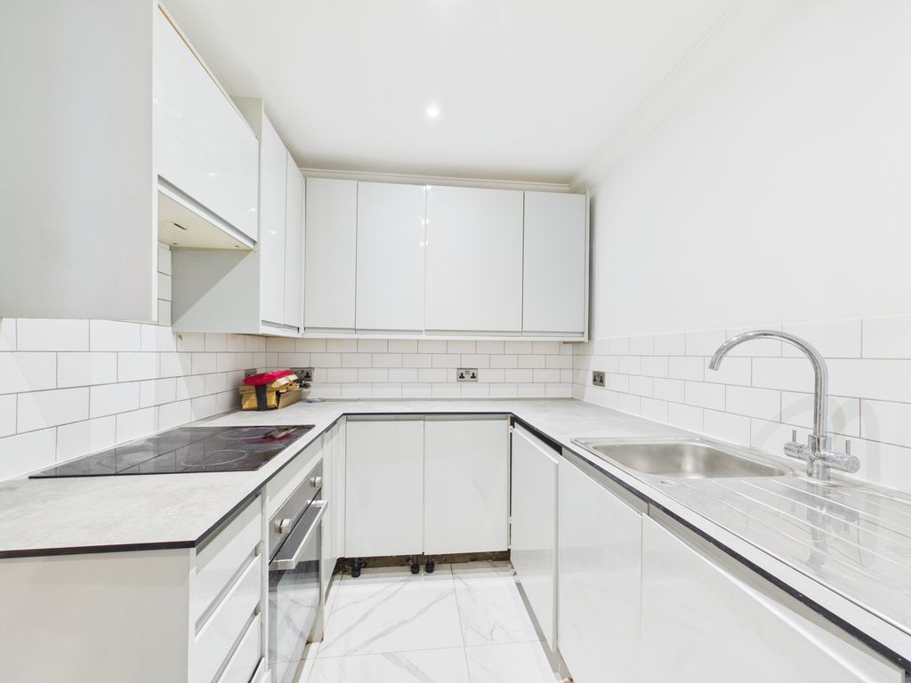 Property photo 2 of 5 Kitchen