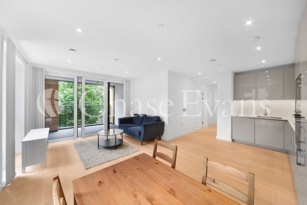 Property photo 3 of 15 Living