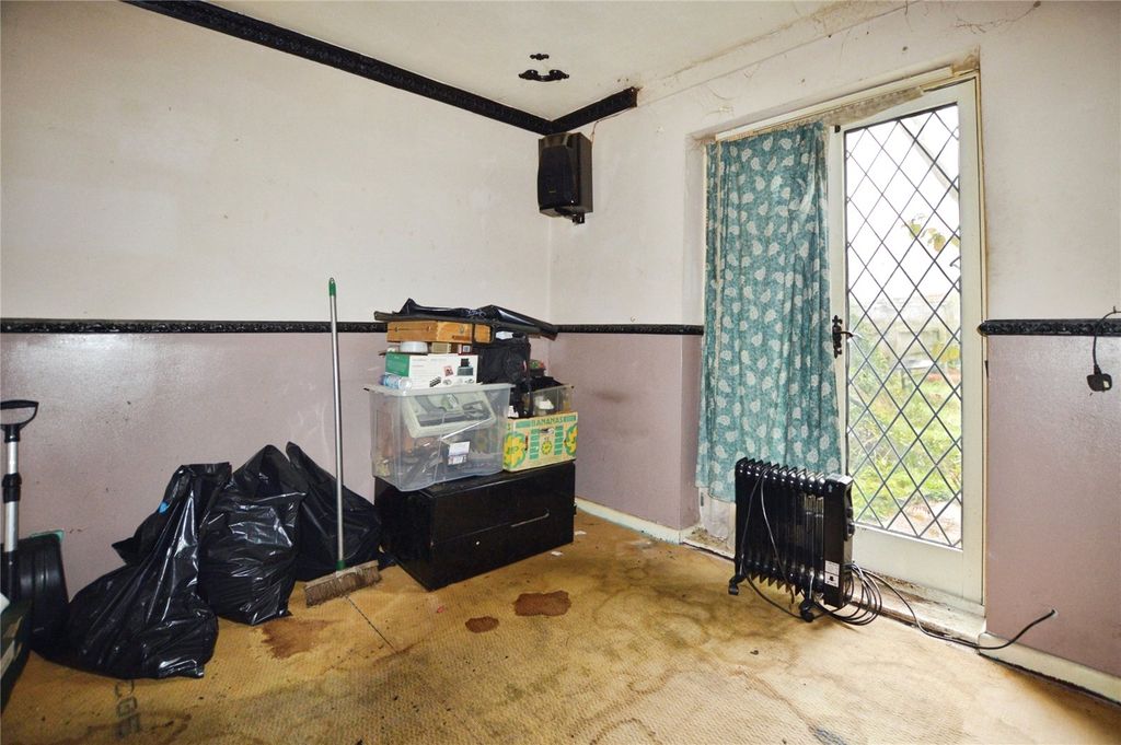 Property photo 2 of 9 Lounge