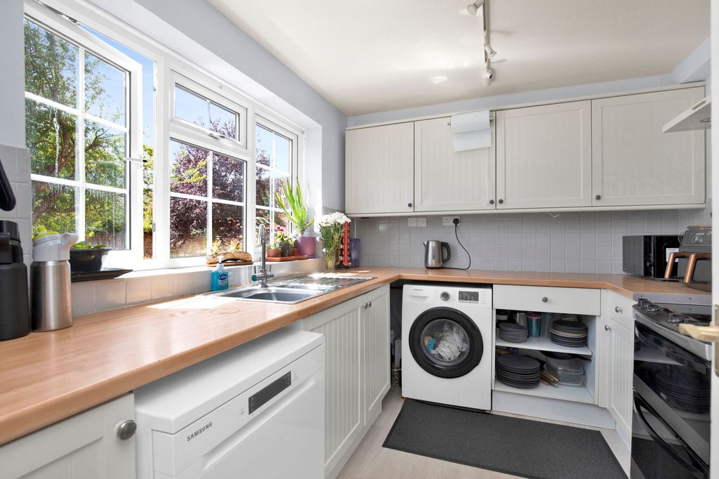 Property photo 2 of 23 Kitchen