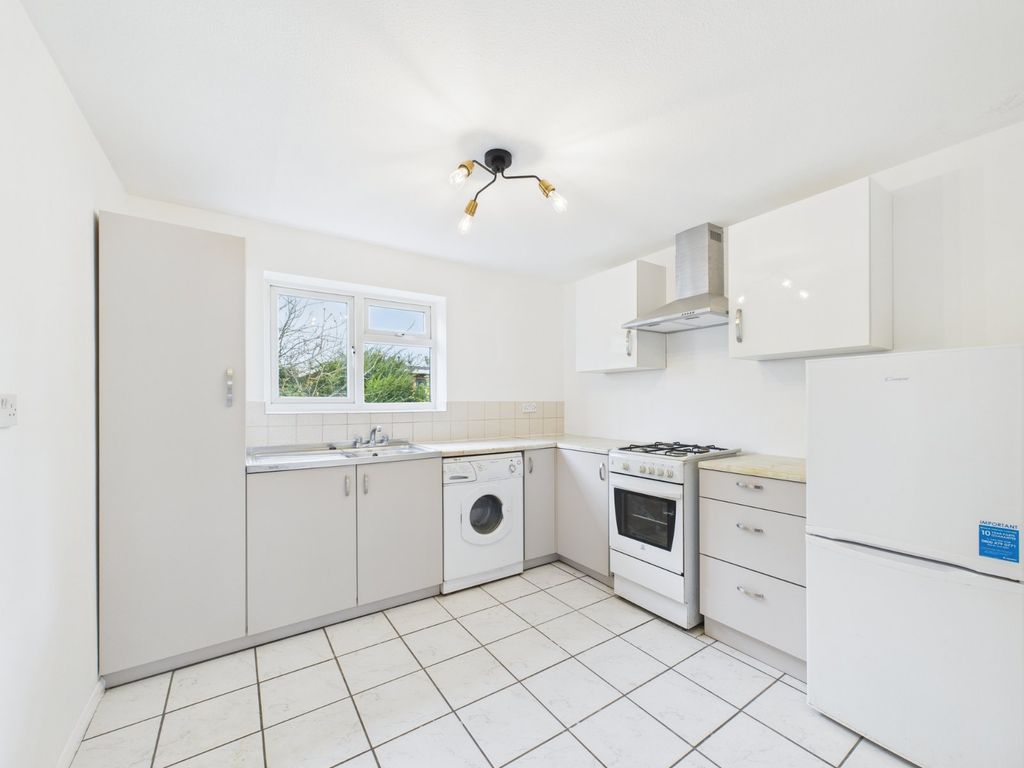 Property photo 2 of 11 Kitchen