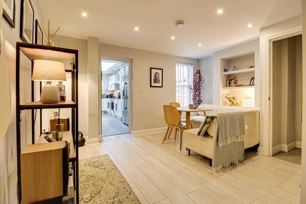 Property photo 3 of 21 Dining Room