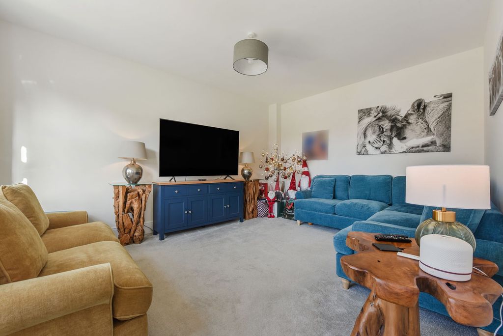 Property photo 3 of 20