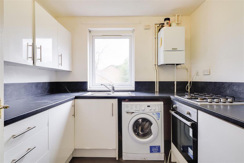 Property photo 3 of 9 Img (7).Jpg