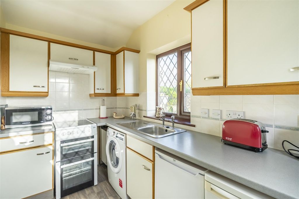 Property photo 3 of 12 Ts-8.Jpg