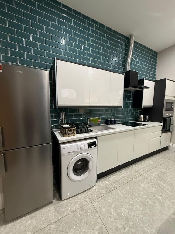 Property photo 3 of 10 Kitchen / Living