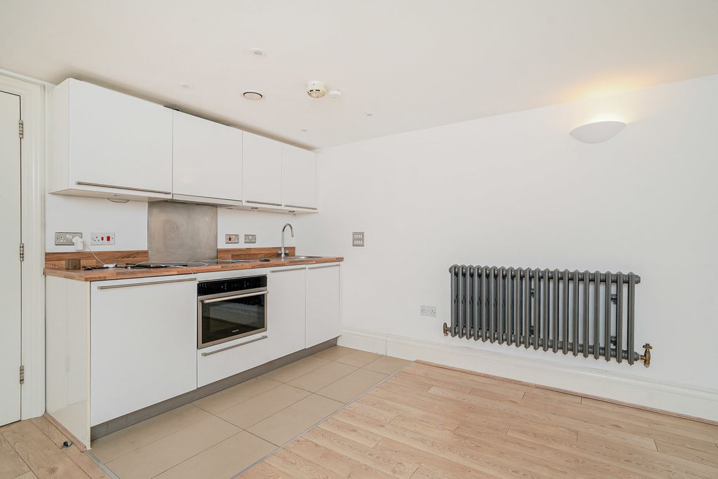 Property photo 2 of 15 Pbox-Img.Jpg