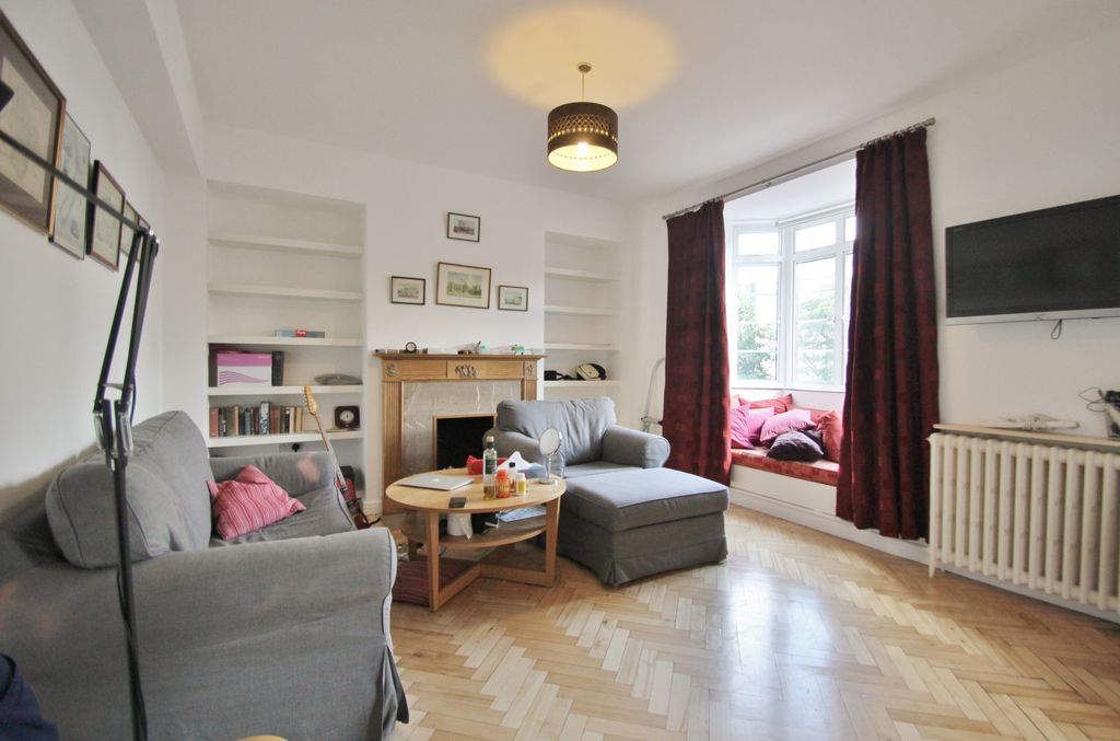 Property photo 3 of 7 Photo 4