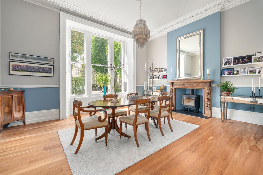 Property photo 3 of 25 Image