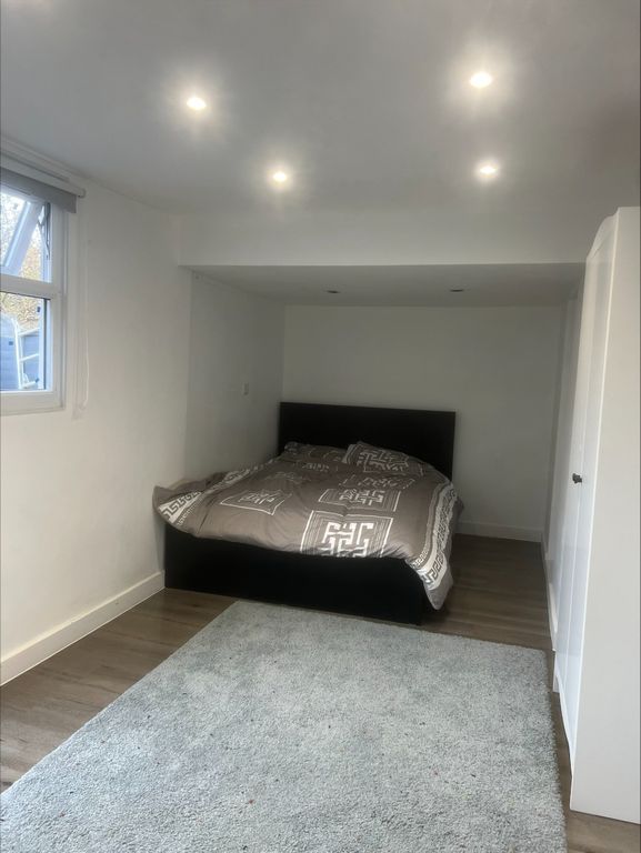 Property photo 3 of 5 3674892