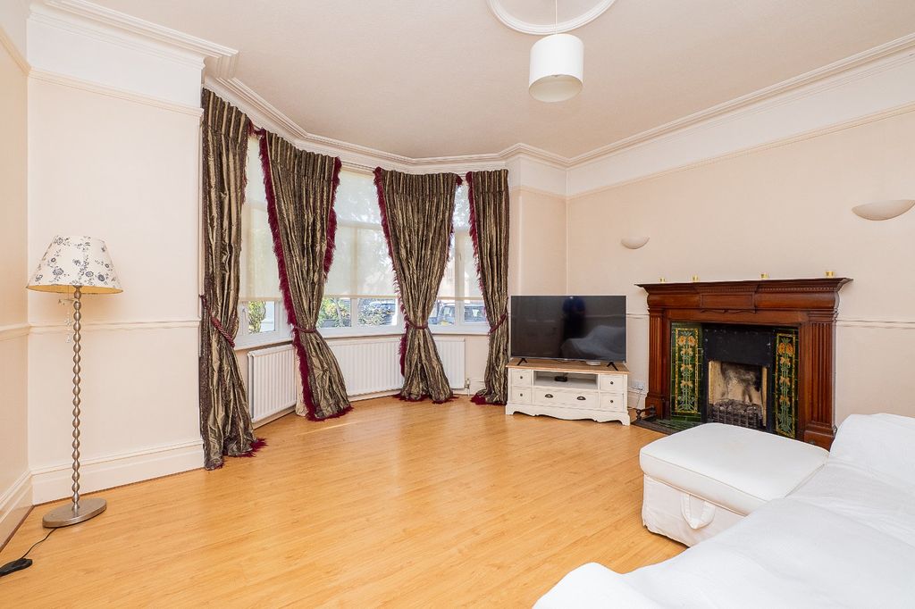 Property photo 2 of 24 Picture No. 05