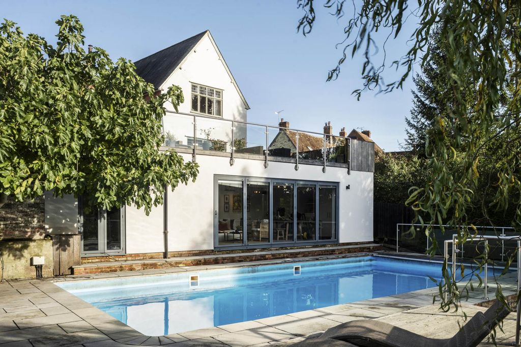 Property photo 3 of 25