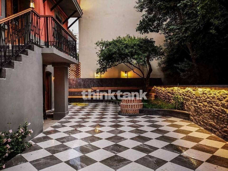 Property photo 2 of 27