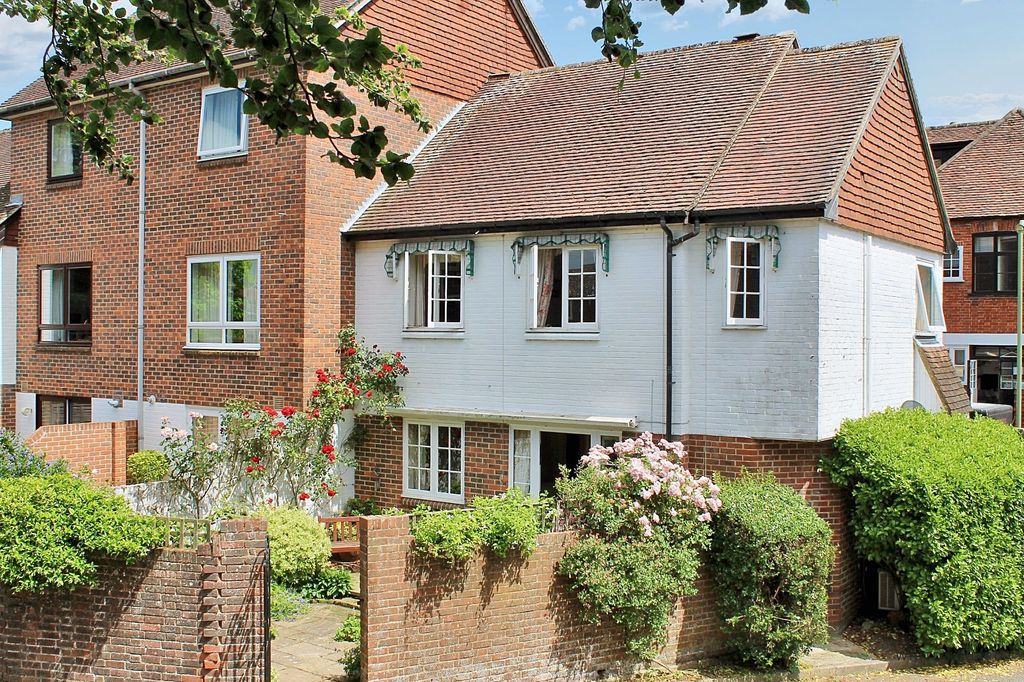 Property photo 1 of 11