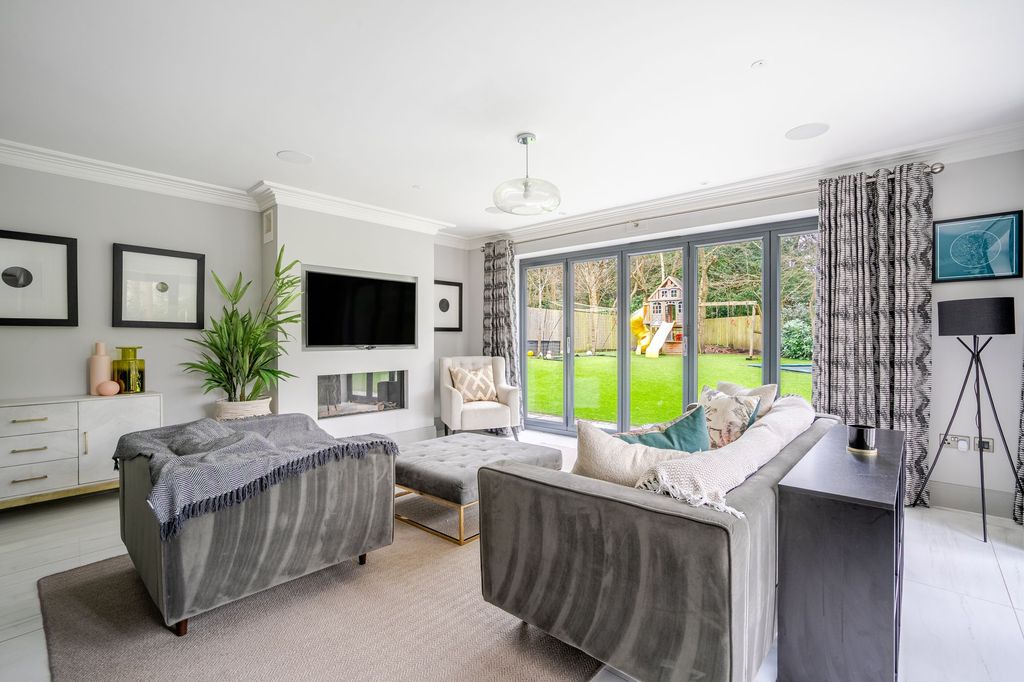 Property photo 2 of 18