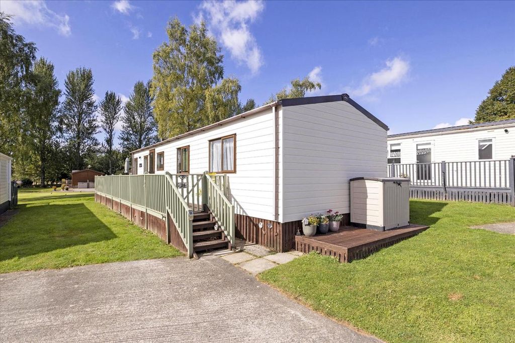 Property photo 1 of 32