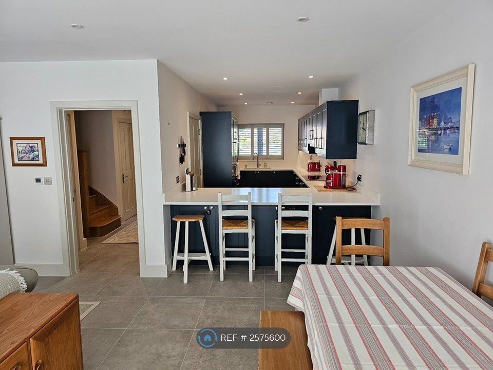 Property photo 3 of 31
