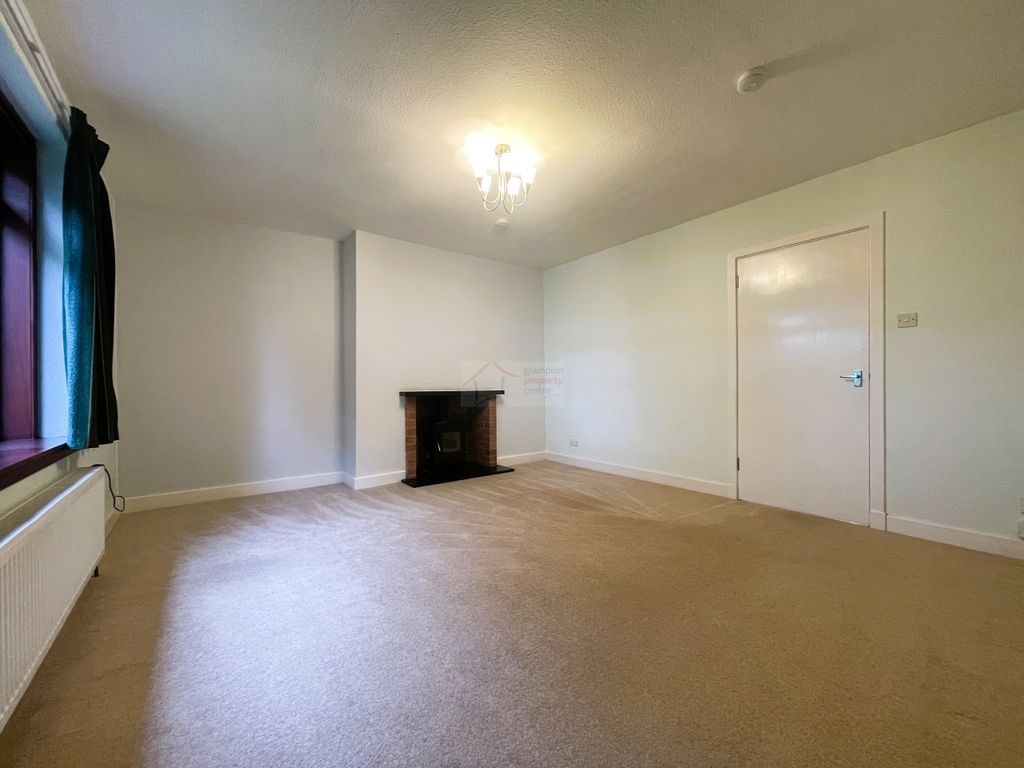 Property photo 3 of 15 Lounge