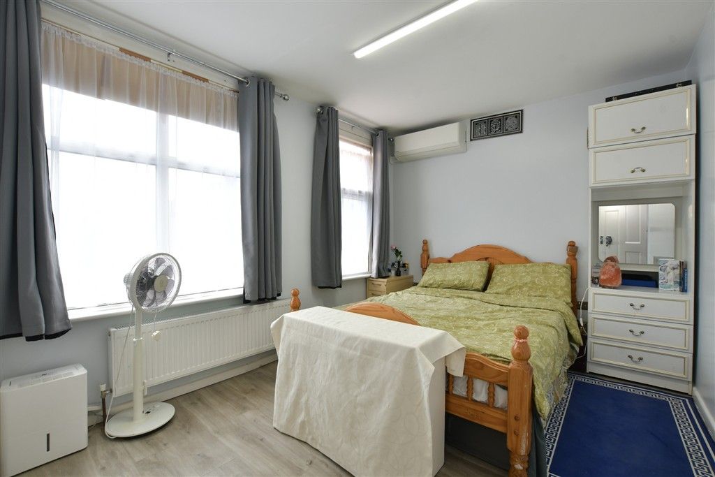 Property photo 3 of 8 Bedroom 1