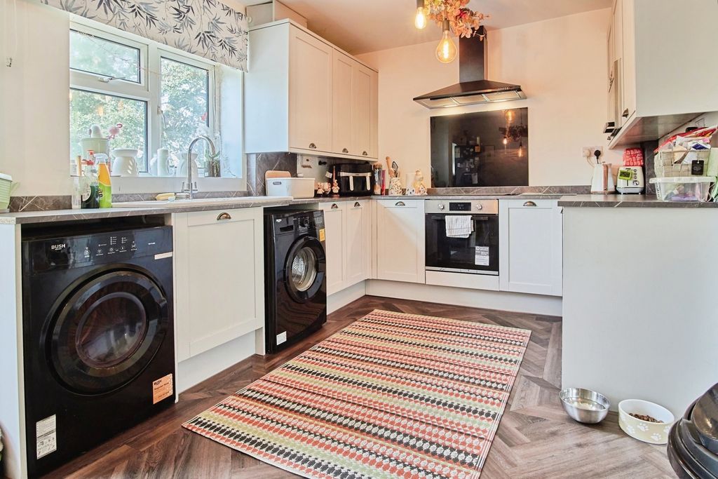 Property photo 3 of 20 Pbox-Img.Jpg