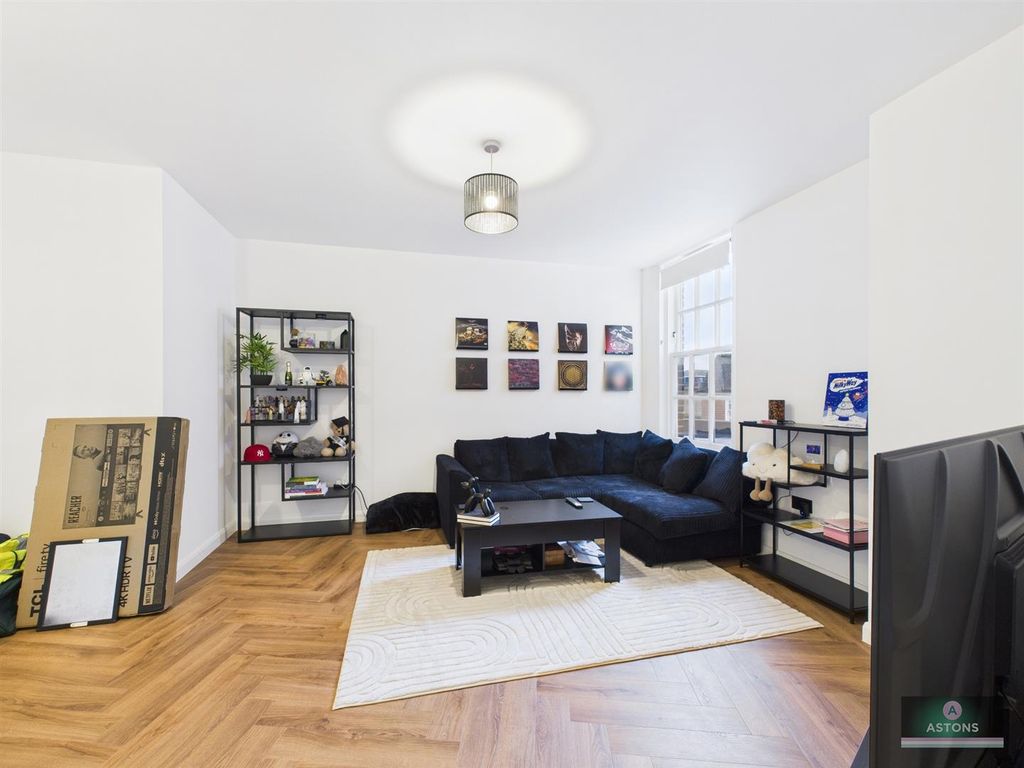 Property photo 3 of 11 Cam04622G0-Pr0128-Still001.Jpg