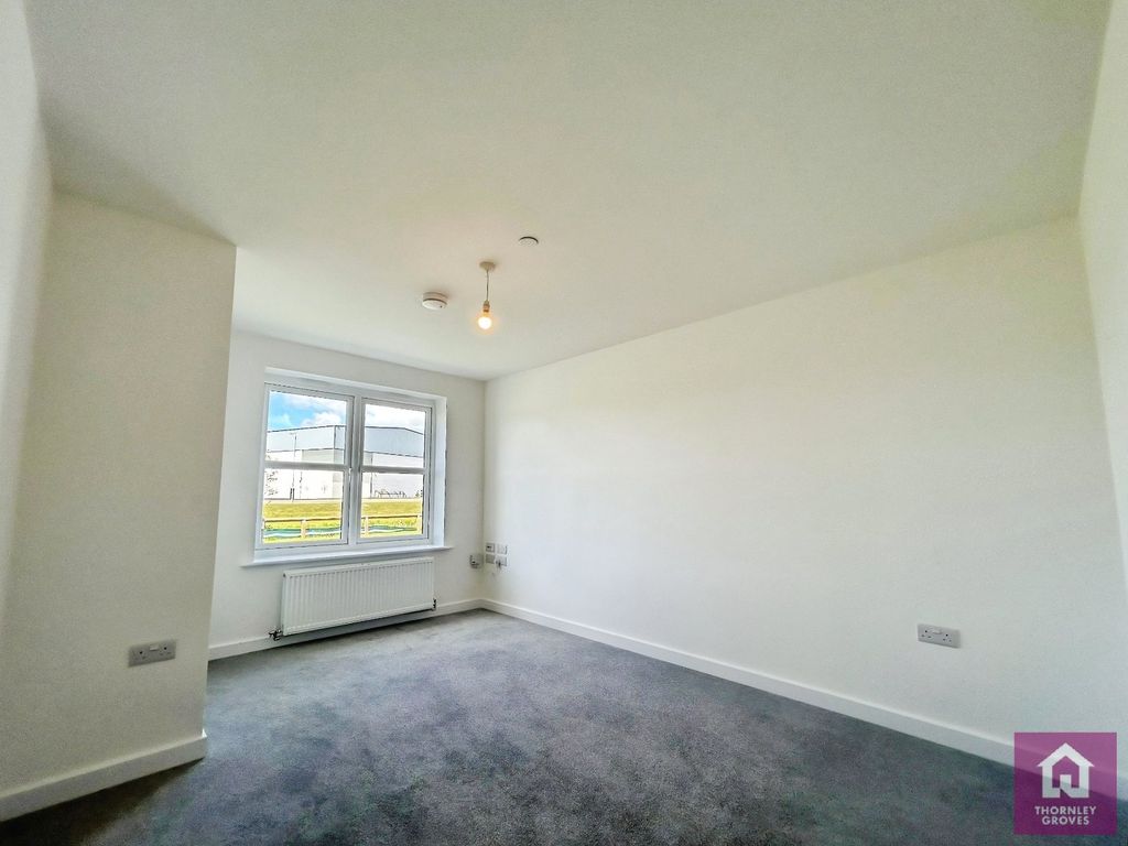 Property photo 3 of 23 Picture No. 27