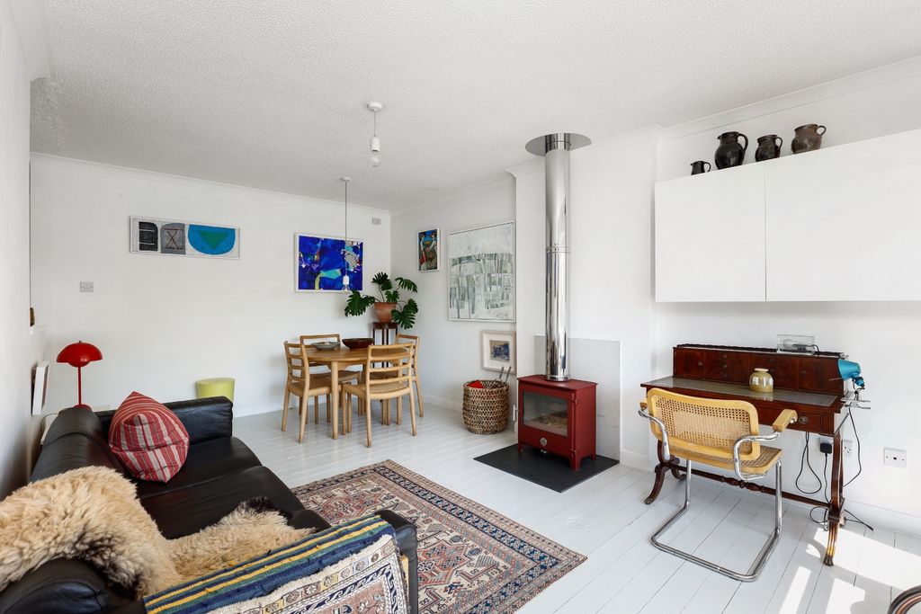 Property photo 3 of 18 4153725