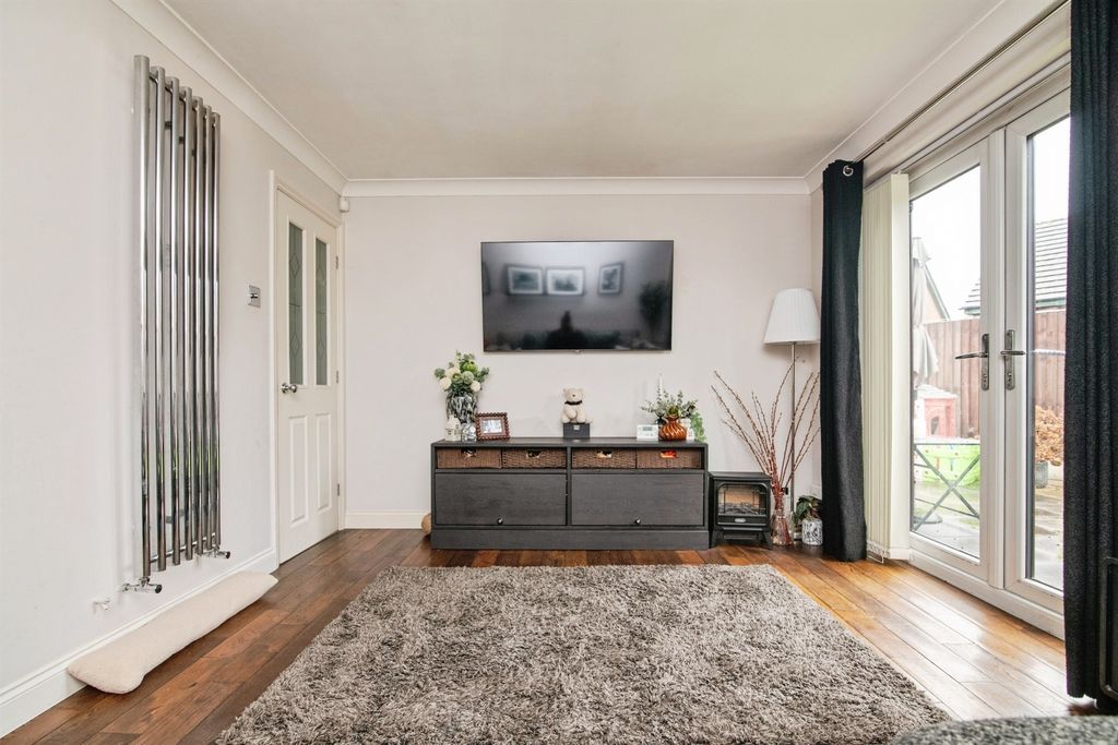 Property photo 3 of 19