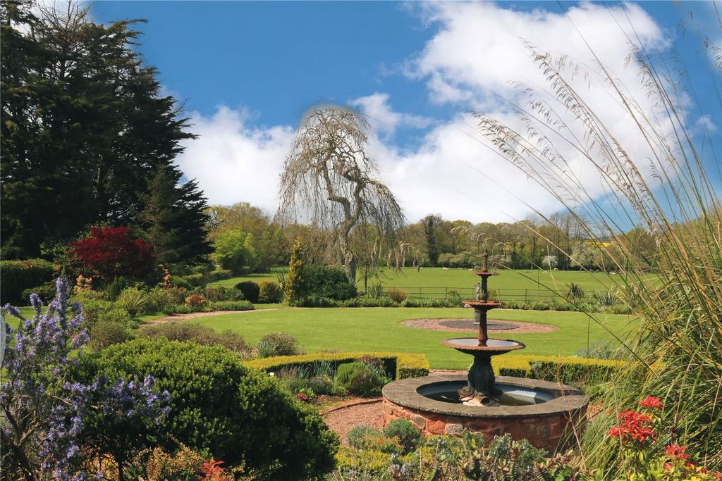 Property photo 3 of 5 Formal Garden