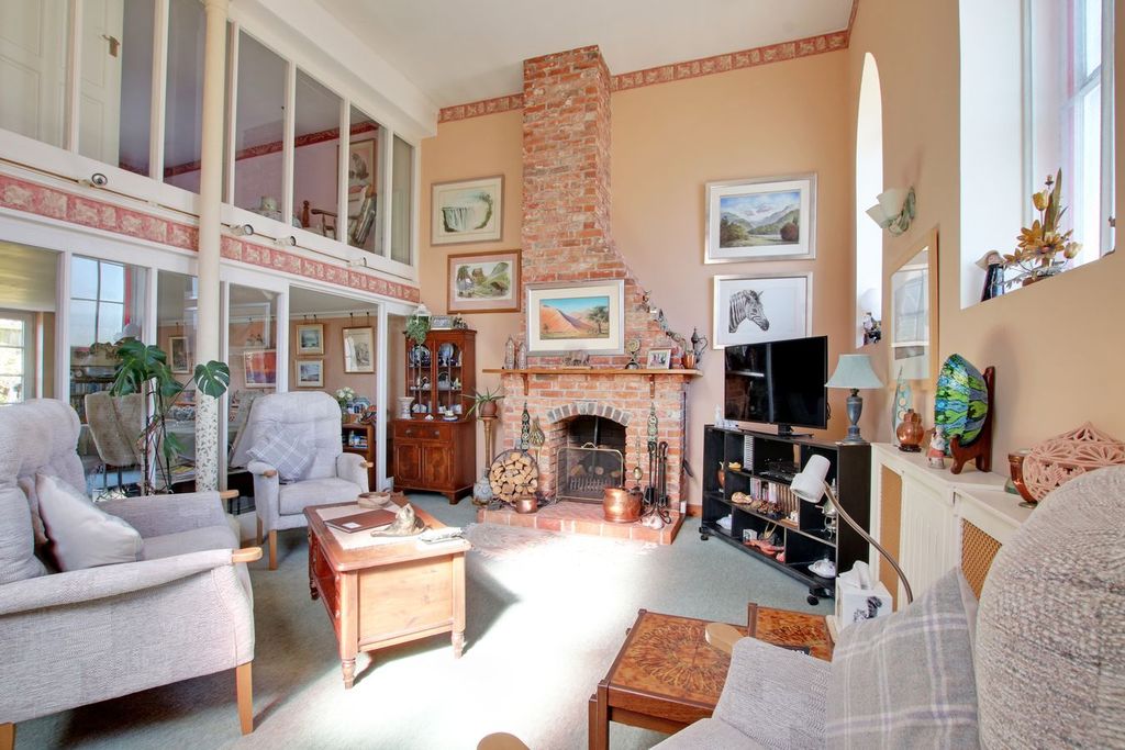Property photo 3 of 19