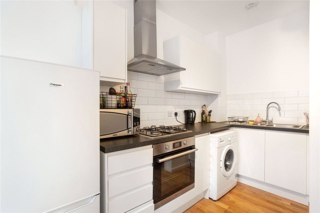 Property photo 2 of 12 Picture No. 13