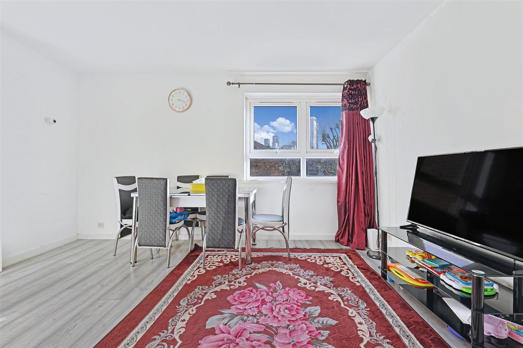 Property photo 3 of 14 Reception