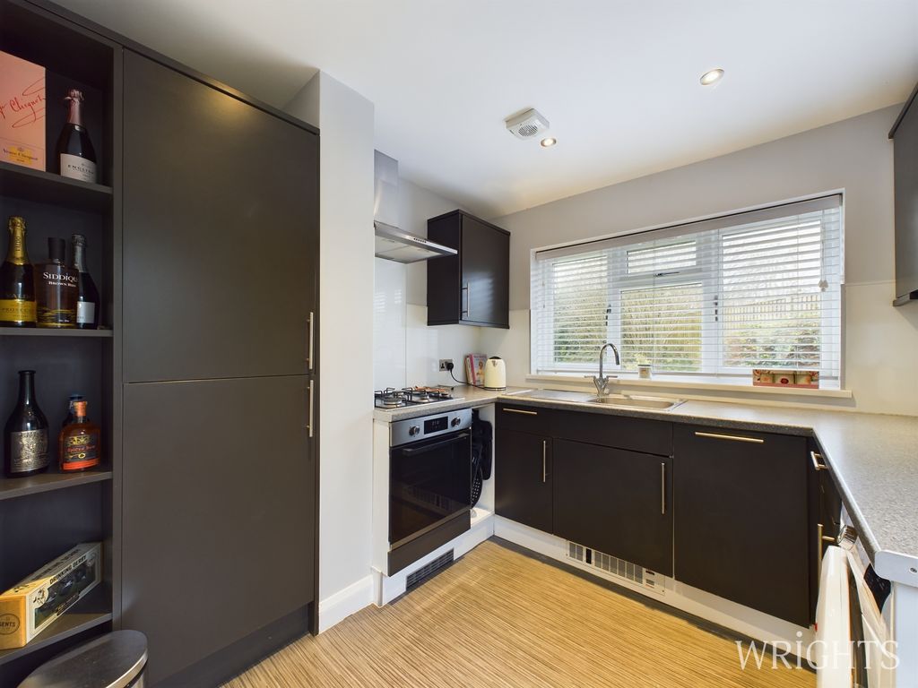 Property photo 2 of 6 Cam02796G0-Pr0307-Still008