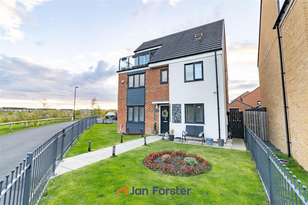 Property photo 1 of 30 Front External