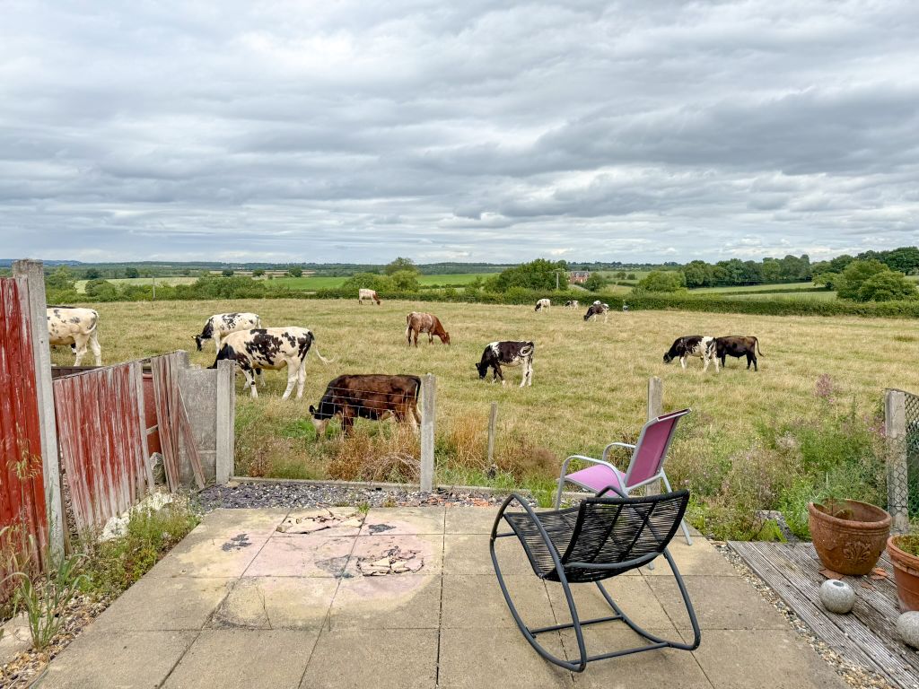 Property photo 3 of 12 Img_3565