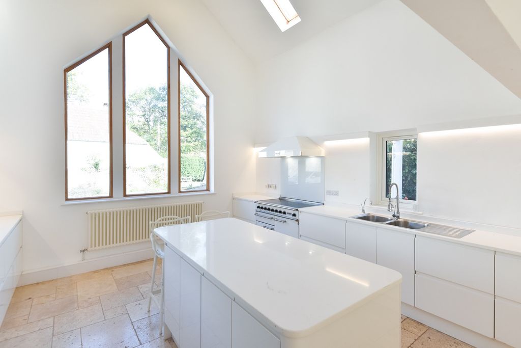 Property photo 3 of 22 4360235